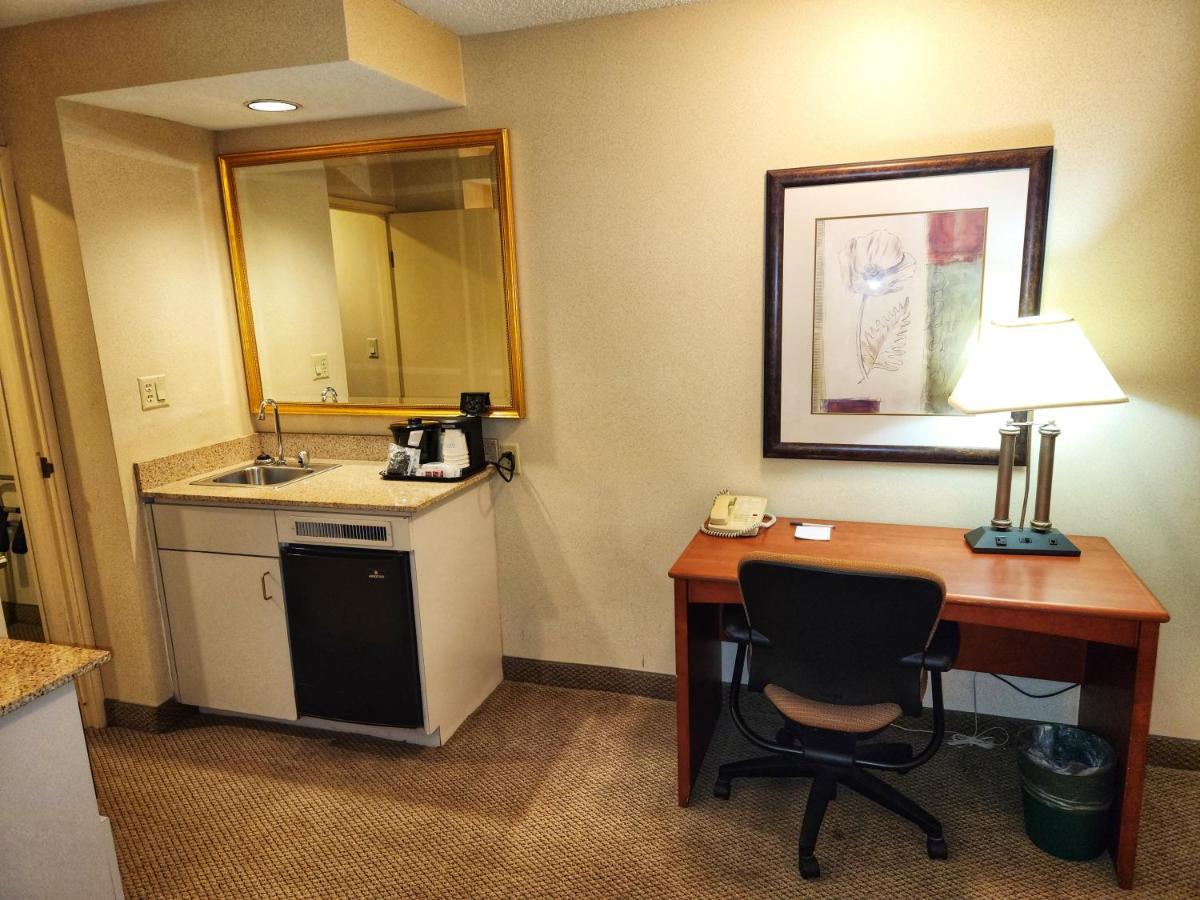 La Quinta By Wyndham Appleton College Avenue Hotel Ngoại thất bức ảnh