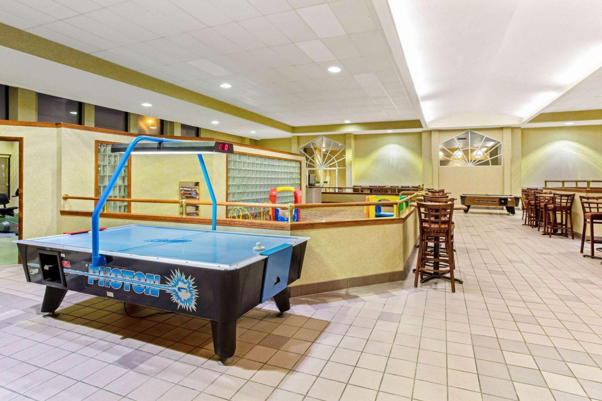La Quinta By Wyndham Appleton College Avenue Hotel Ngoại thất bức ảnh